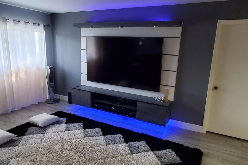Fully Furnished, Beautiful, Spacious Two Bedroom Condo Lauderhill Dış mekan fotoğraf