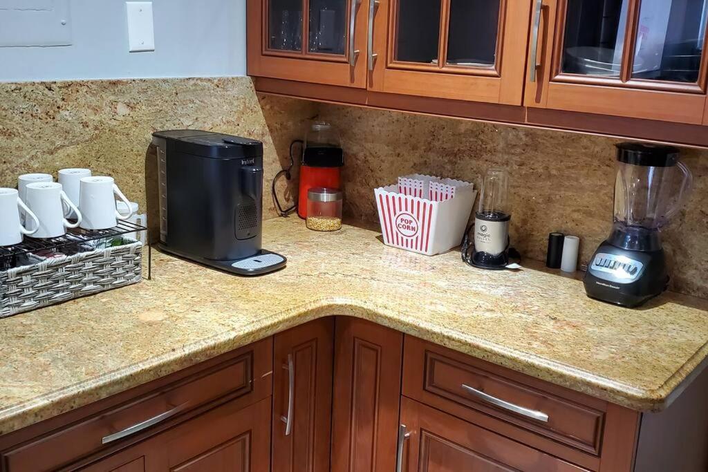 Fully Furnished, Beautiful, Spacious Two Bedroom Condo Lauderhill Dış mekan fotoğraf