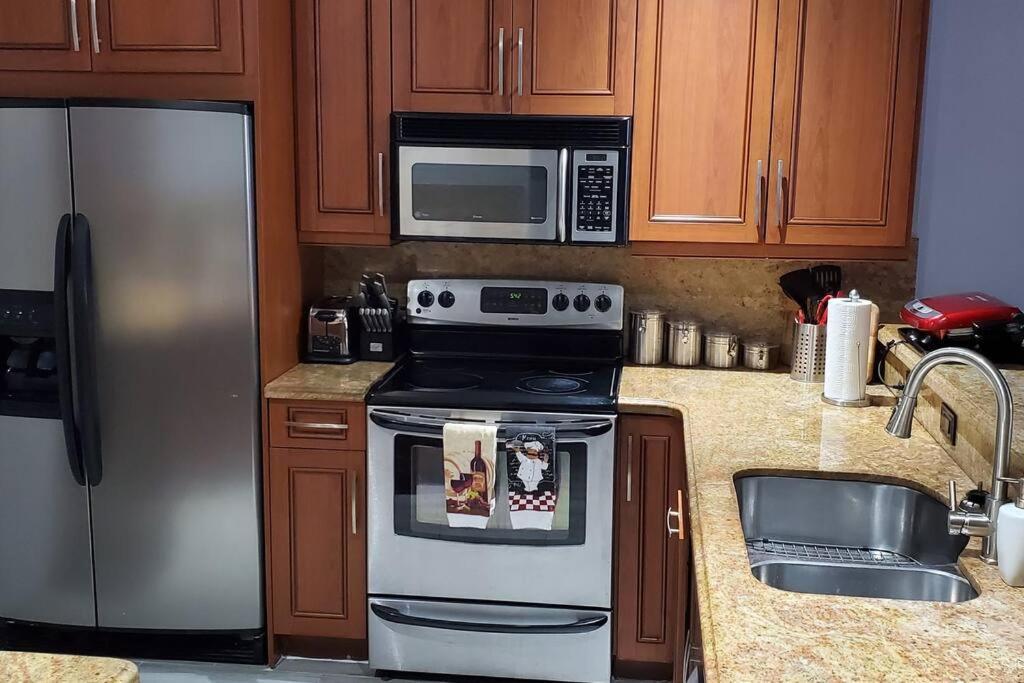 Fully Furnished, Beautiful, Spacious Two Bedroom Condo Lauderhill Dış mekan fotoğraf