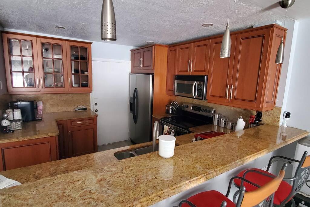 Fully Furnished, Beautiful, Spacious Two Bedroom Condo Lauderhill Dış mekan fotoğraf