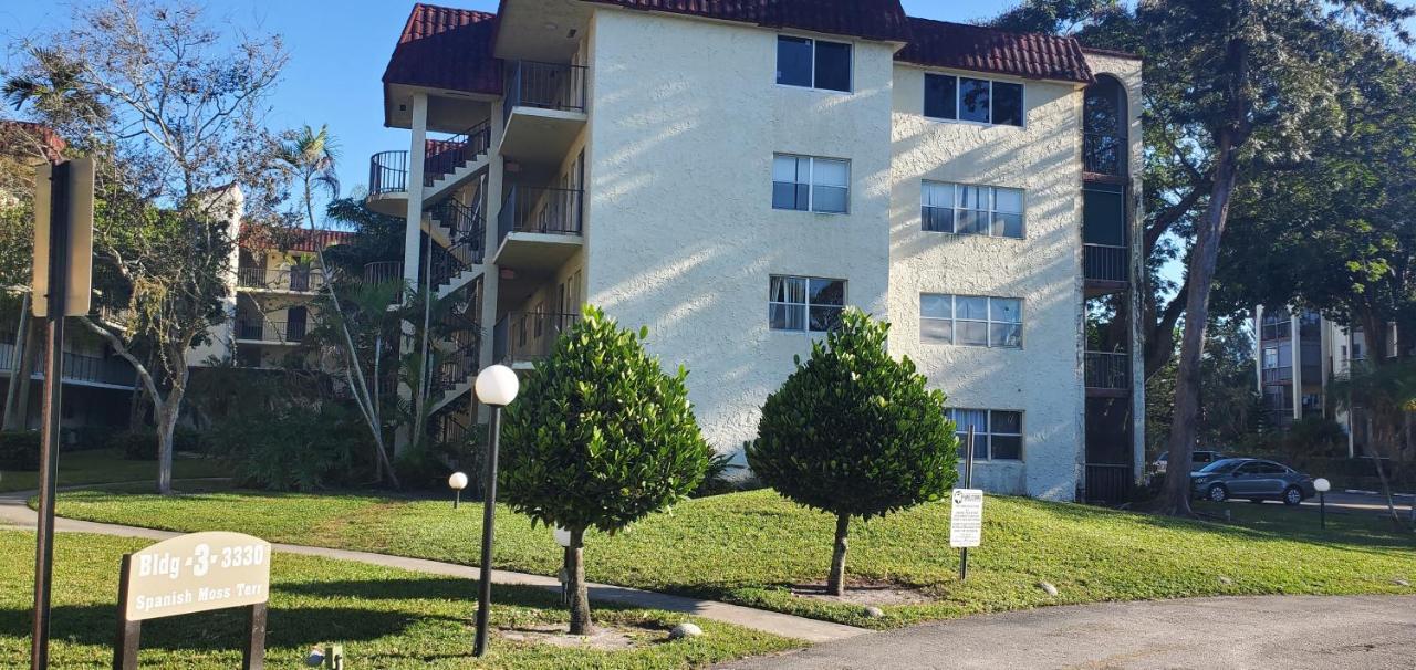 Fully Furnished, Beautiful, Spacious Two Bedroom Condo Lauderhill Dış mekan fotoğraf